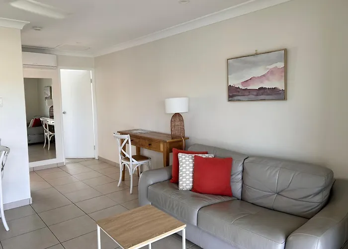 Bay Of Palms Hotel Gold Coast